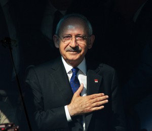 RAFET HÜNER ÖZEL ÖDÜLÜ'NÜ İHLAS HABER AJANSI'NDAN EREN BOZKURT, CHP GENEL BAŞKANI KEMAL KILIÇDAROĞLU’NUN ADANA HAVALİMANI’NDA PARTİLİLERİNİ SELAMLADIĞI FOTOĞRAFI İLE ALDI. (İHA/ADANA-İHA)