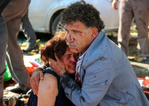 TURKIYE FOTO MUHABIRLERI DERNEGI'NIN DUZENLEDIGI TFMD YILIN BASIN FOTOGRAFLARI 2016 YARISMASINDA YILIN HABER FOTOGRAFI IKINCISI - TUMAY BERKIN, REUTERS. 10 EKIM 2015 TARIHINDE ANKARA'DA GERCEKLESTIRILEN “BARIS MITINGIONE IKI DAES INTIHAR BOMBACISININ YAPTIGI SALDIRI SONUCU 102 KISI HAYATINI KAYBETTI.(FOTO:ANTALYA-DHA)